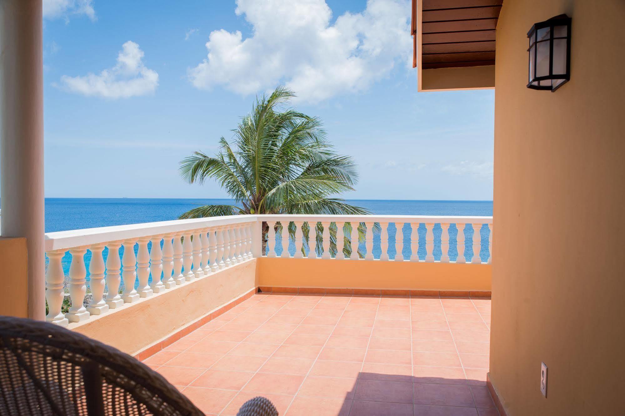 Lagun Blou Dive And Beach Resort Exterior foto